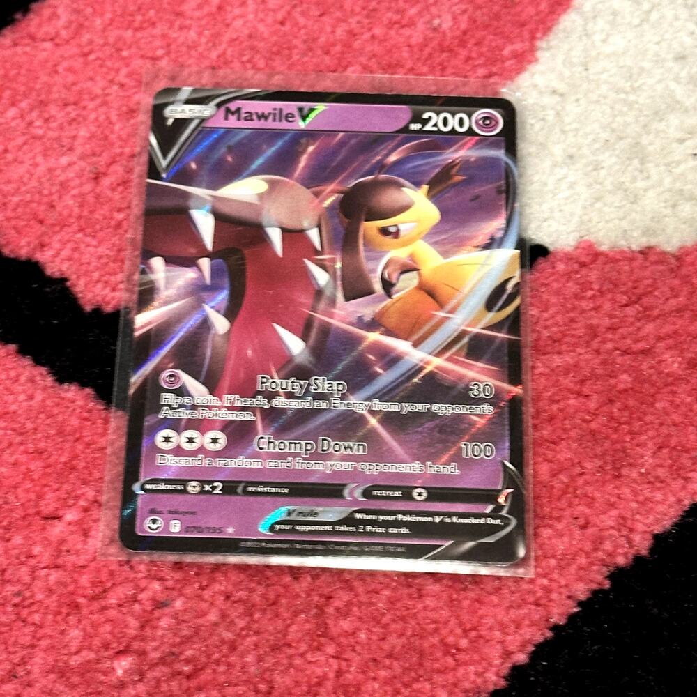 Mawile V #70 – Pokémon Silver Tempest – Full Art Holo
